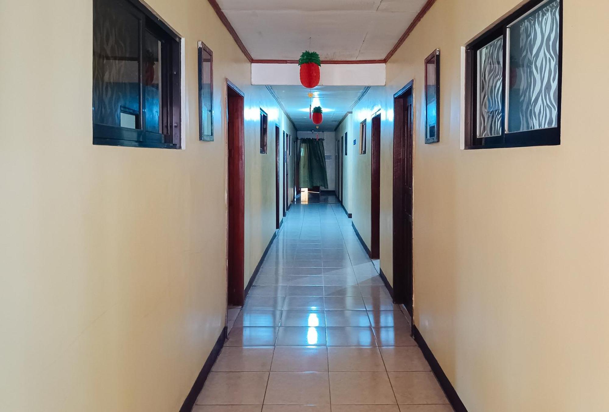 Reddoorz @ Grand Valley Hotel Junction Luna Cagayan Tagaytay City Extérieur photo