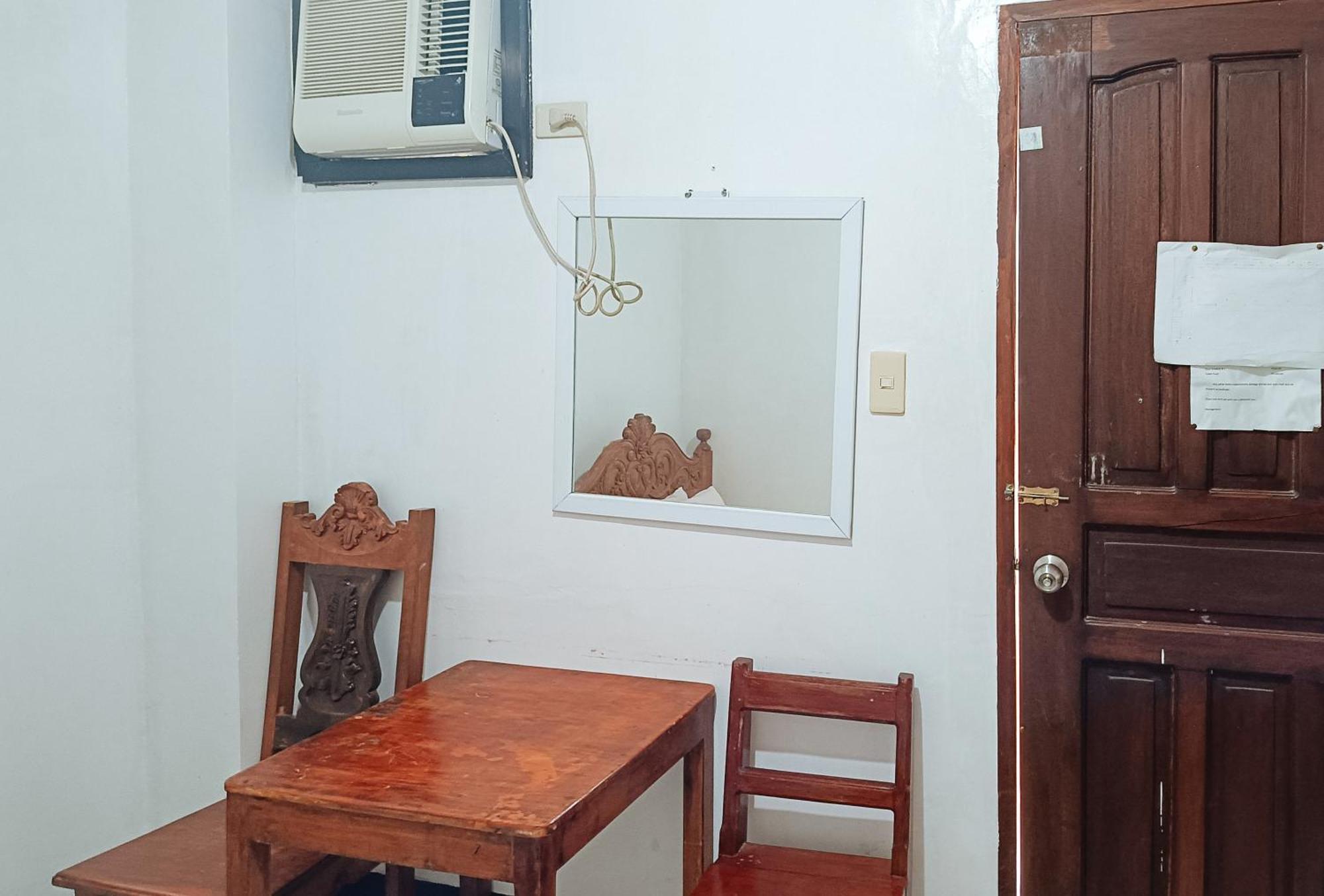 Reddoorz @ Grand Valley Hotel Junction Luna Cagayan Tagaytay City Extérieur photo